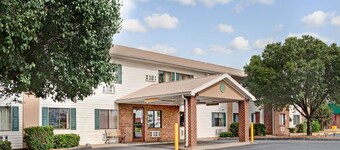 Super 8 by Wyndham West Memphis