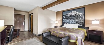 Super 8 by Wyndham Colorado Springs Peterson Space Force