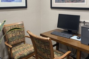 Business center - Super 8 by Wyndham Durango (Durango)