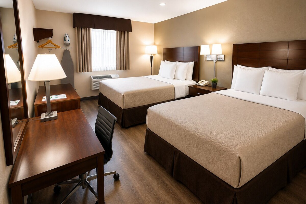 Premium bedding, desk, iron/ironing board, free WiFi