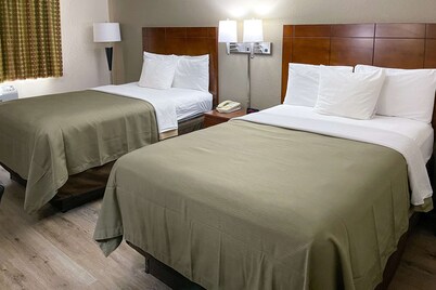 Econo Lodge Cartersville-Emerson Lake Point