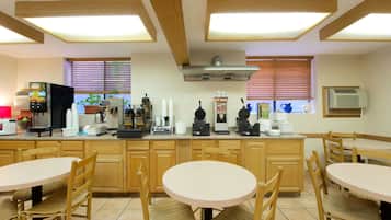 Tägliches inbegriffenes Frühstück zum Mitnehmen