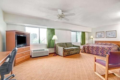 In-room safe, desk, iron/ironing board, free cots/infant beds