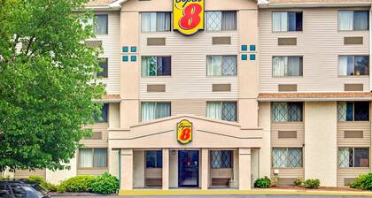 Super 8 by Wyndham Stamford/New York City Area