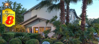 Super 8 by Wyndham Gainesville I-75 Hospital University Area