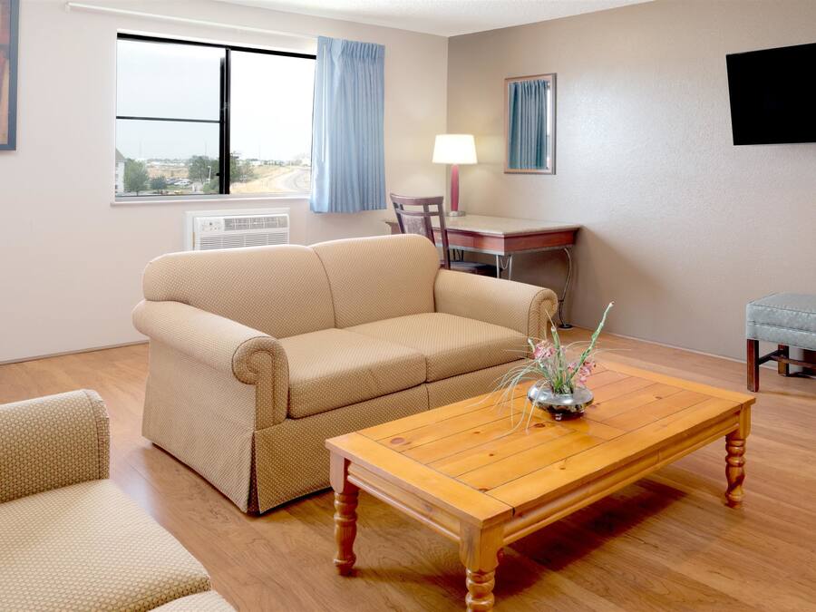 Studiosuite, 1 kingsize-seng med sovesofa, ikke-røyk, kjøleskap | Skrivebord, skrivebord for bærbar PC og strykejern/-brett