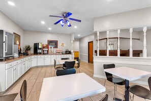 Free daily continental breakfast