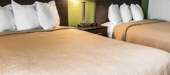 Quality Inn Chesterton near Indiana Dunes National Park I-94