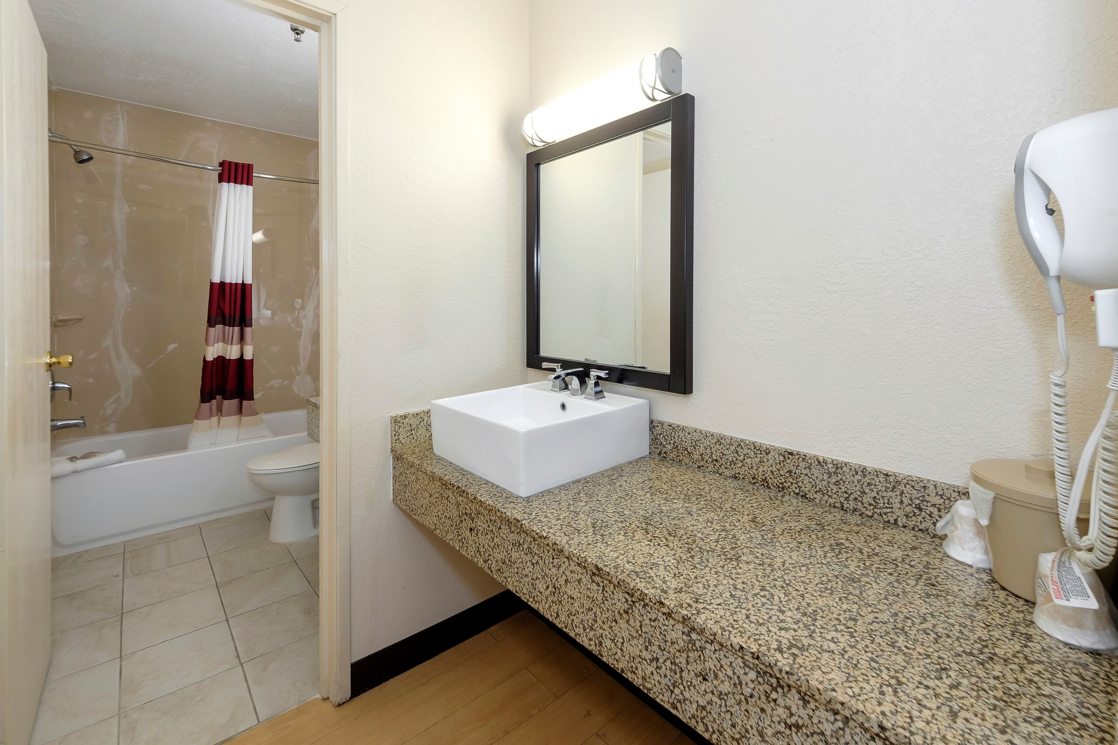 Photo - Red Roof Inn Jacksonville - Cruise Port