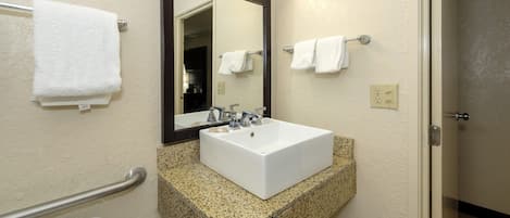 Standard Room, 1 King Bed, Accessible, Non Smoking | Bathroom | Combined shower/tub, free toiletries, towels, soap