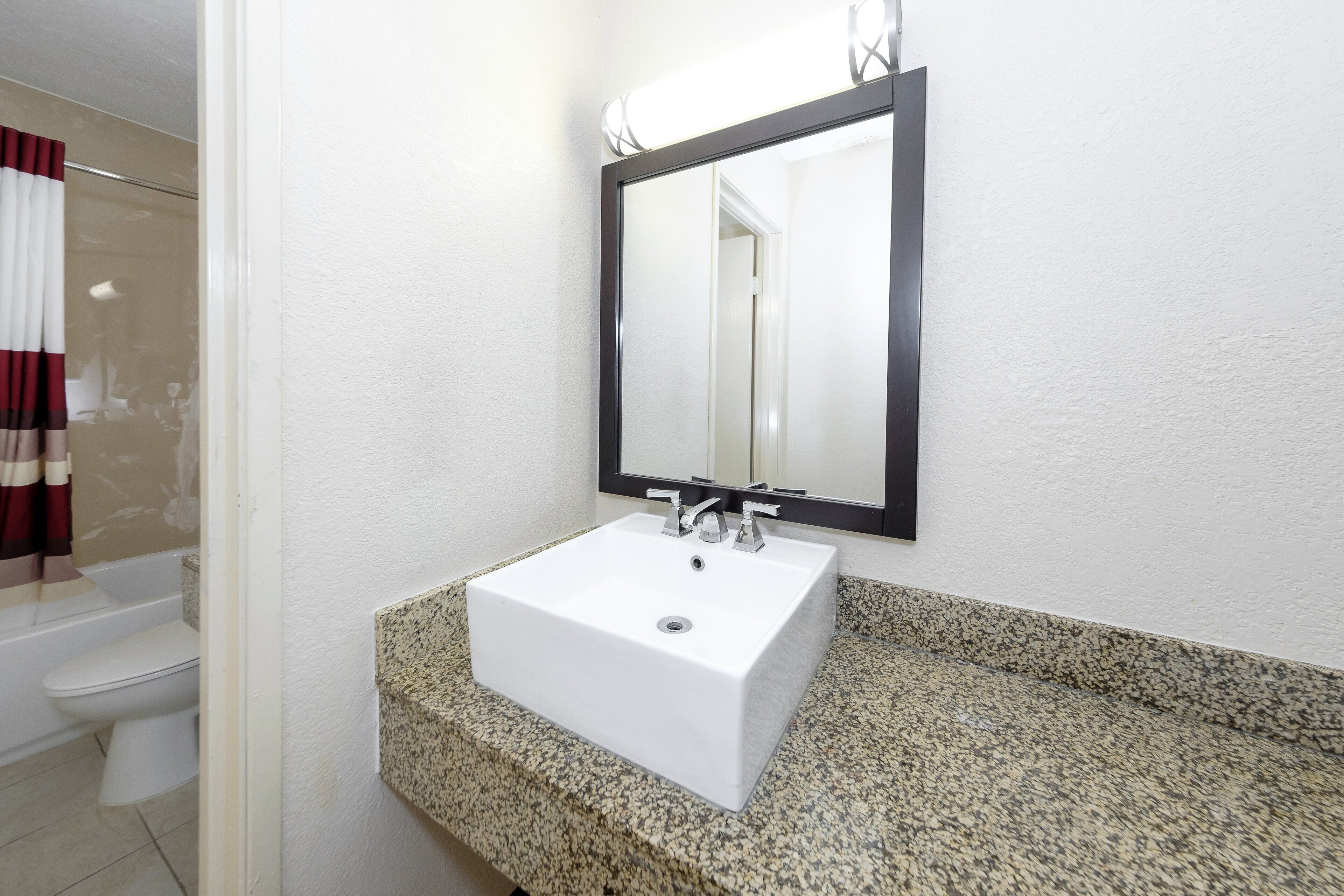 Photo - Red Roof Inn Jacksonville - Cruise Port