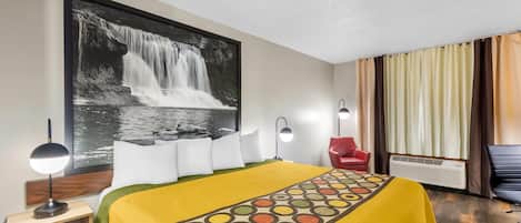 Standardværelse - 1 kingsize-seng | Skrivebord, mørklægningsgardiner, gratis baby-/barnesenge