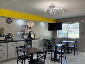 Free daily on-the-go breakfast  - Super 8 by Wyndham Evansville East (Evansville)