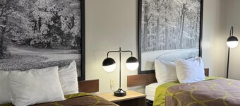 Super 8 by Wyndham Evansville East