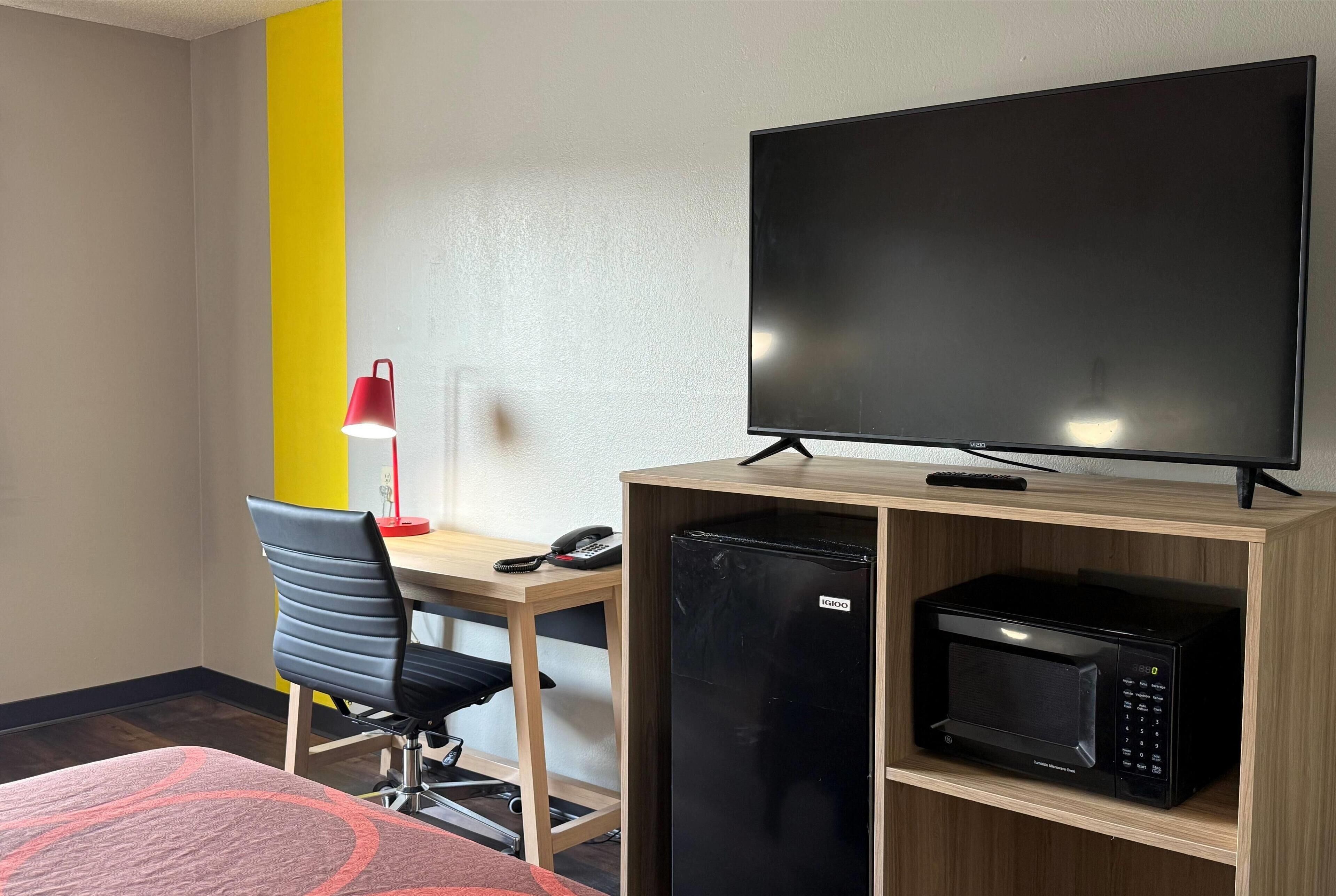 Standard Room, 1 King Bed | Desk, blackout curtains, free cots/infant beds, rollaway beds