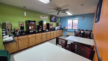 包含每日外带式早餐