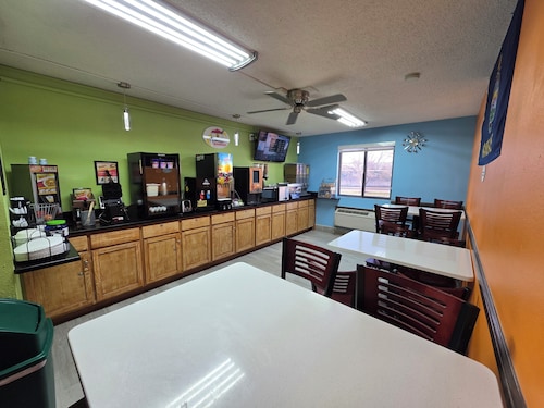 Super 8 by Wyndham Emporia