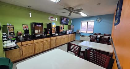 Super 8 by Wyndham Emporia