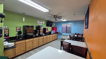 含每日外帶早餐