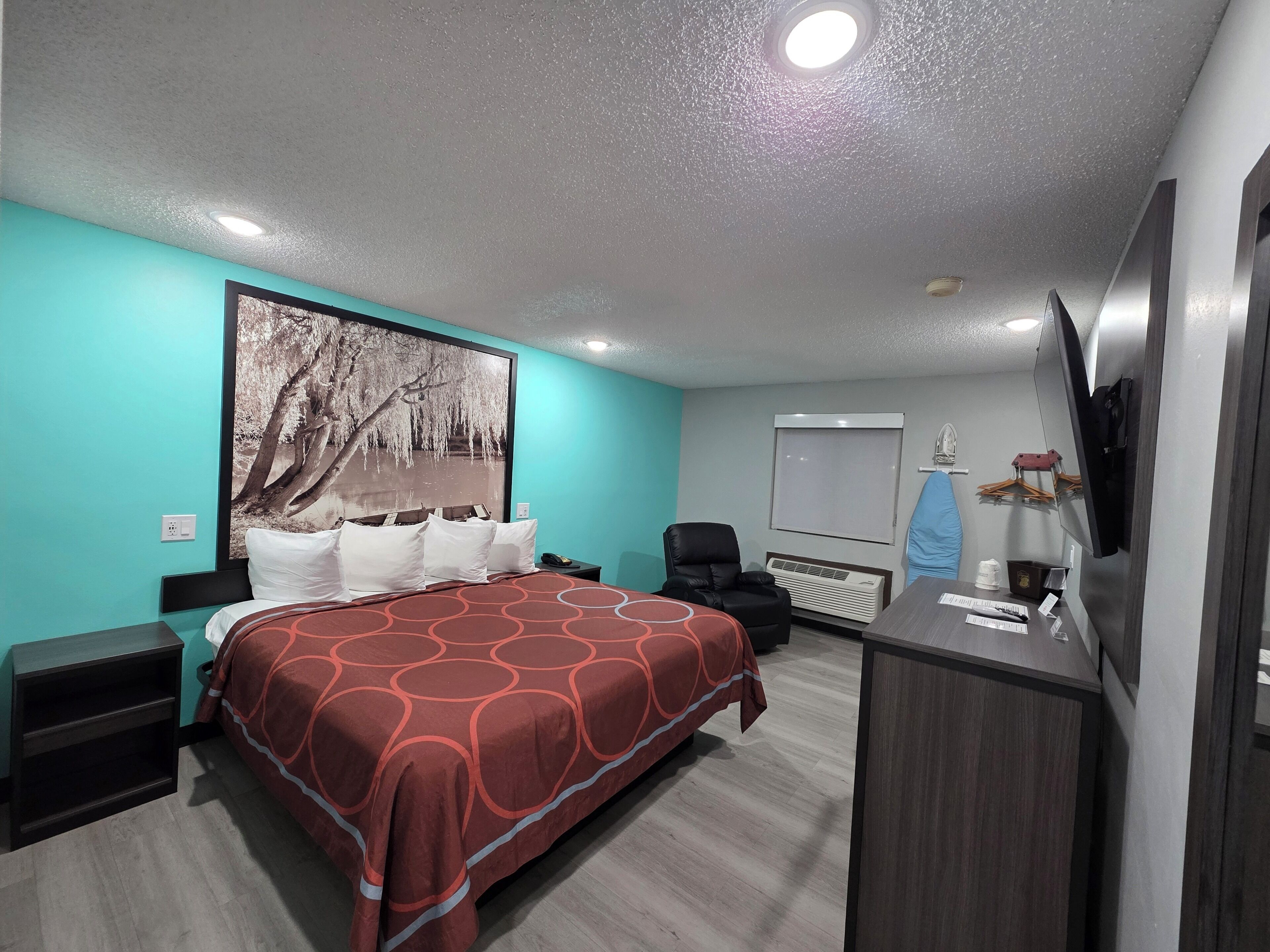 Desk, iron/ironing board, free cribs/infant beds, free WiFi