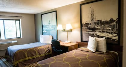 Super 8 by Wyndham Groton