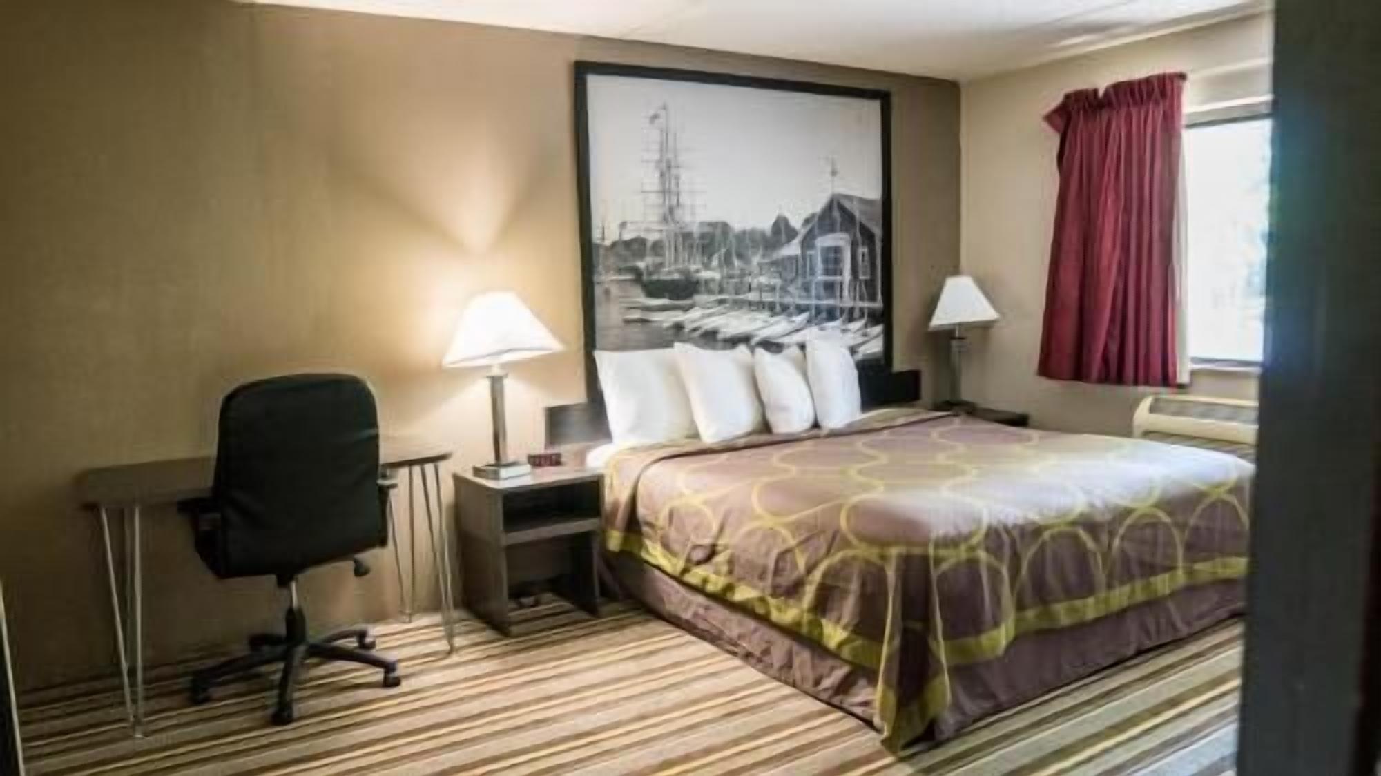 Escritorio, cunas gratuitas, camas extra y wifi gratis 