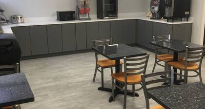 Super 8 by Wyndham Danbury