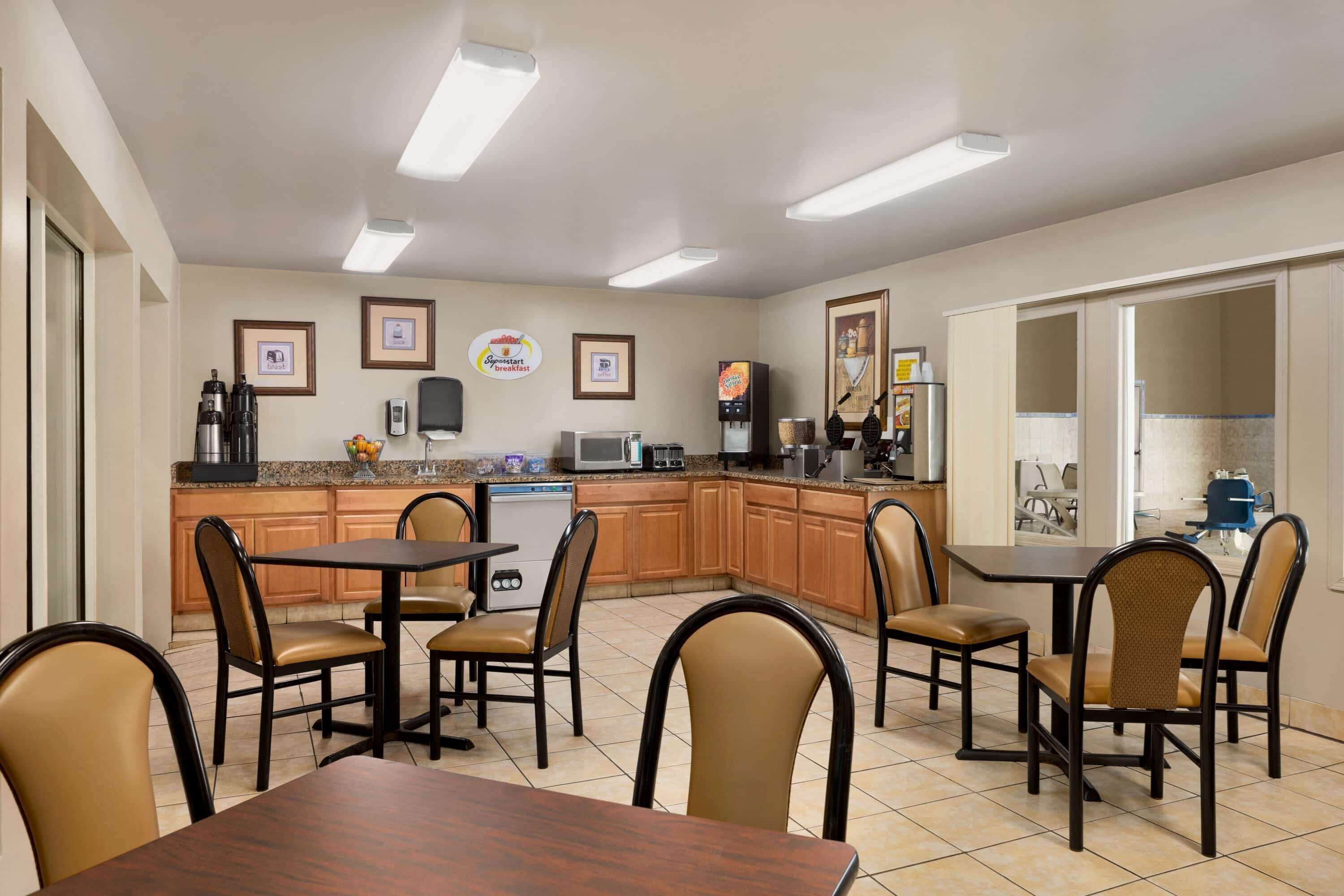 Free daily continental breakfast