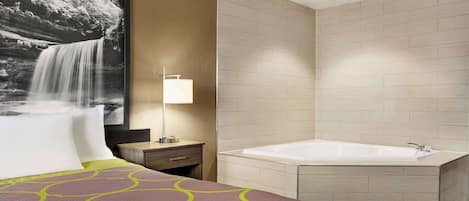 Studio Suite, 1 Queen Bed, Non Smoking | Desk, blackout drapes, iron/ironing board, free cribs/infant beds