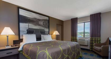 Super 8 by Wyndham Cromwell/Middletown