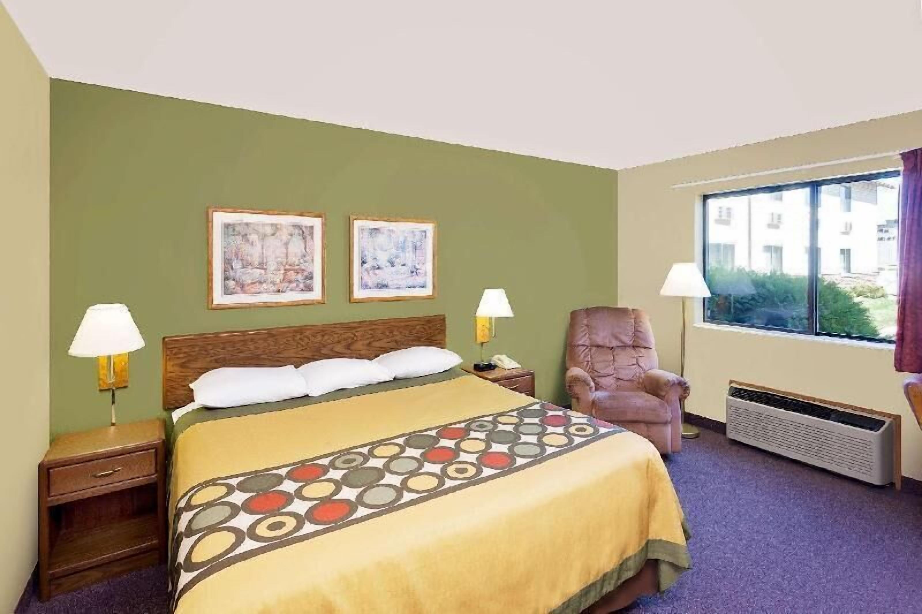 Individually decorated, individually furnished, laptop workspace