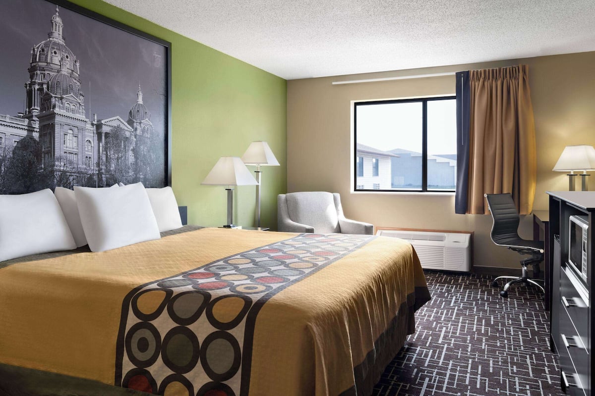 Standard Room, 1 King Bed
