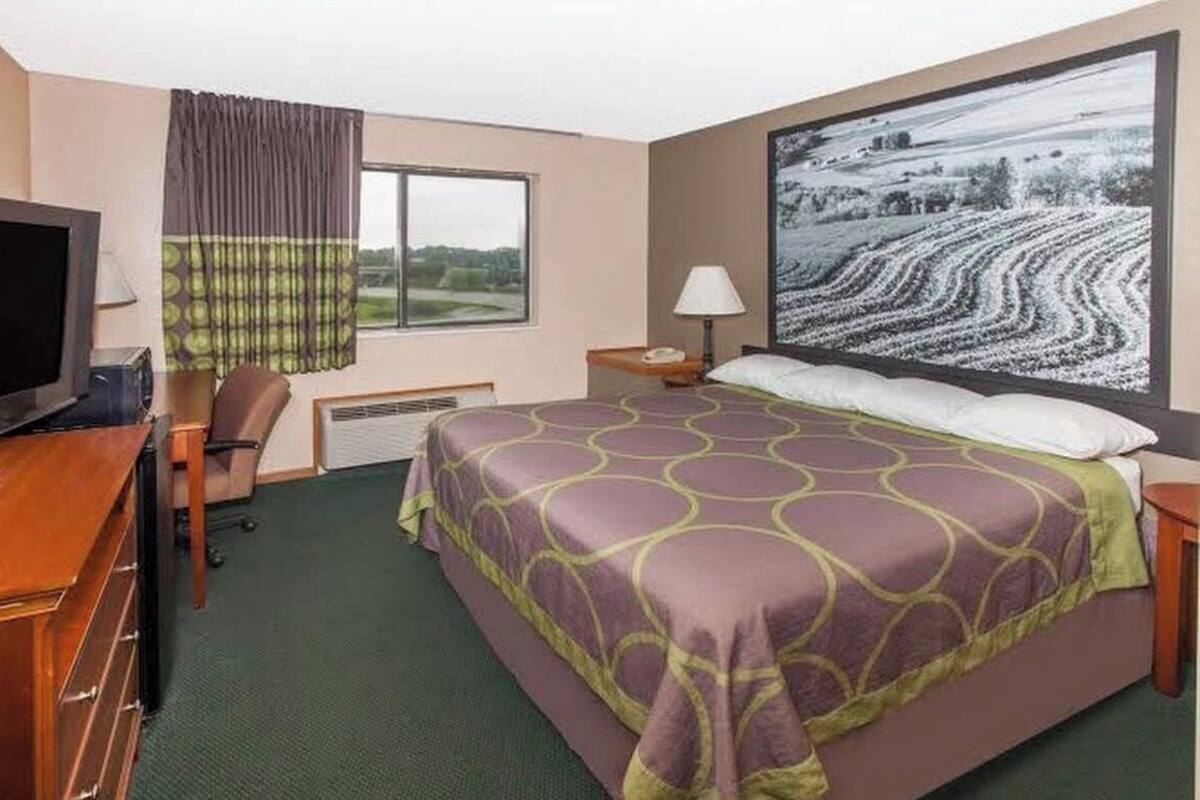 In-room safe, individually decorated, individually furnished, desk