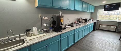 Free daily continental breakfast