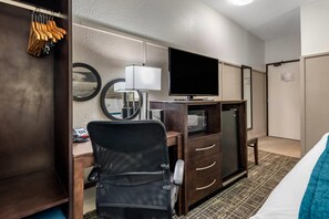 Standard Room, 1 King Bed, Non Smoking | Egyptian cotton sheets, premium bedding, down duvets, pillow-top beds
