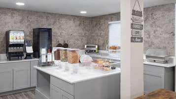 Free daily continental breakfast