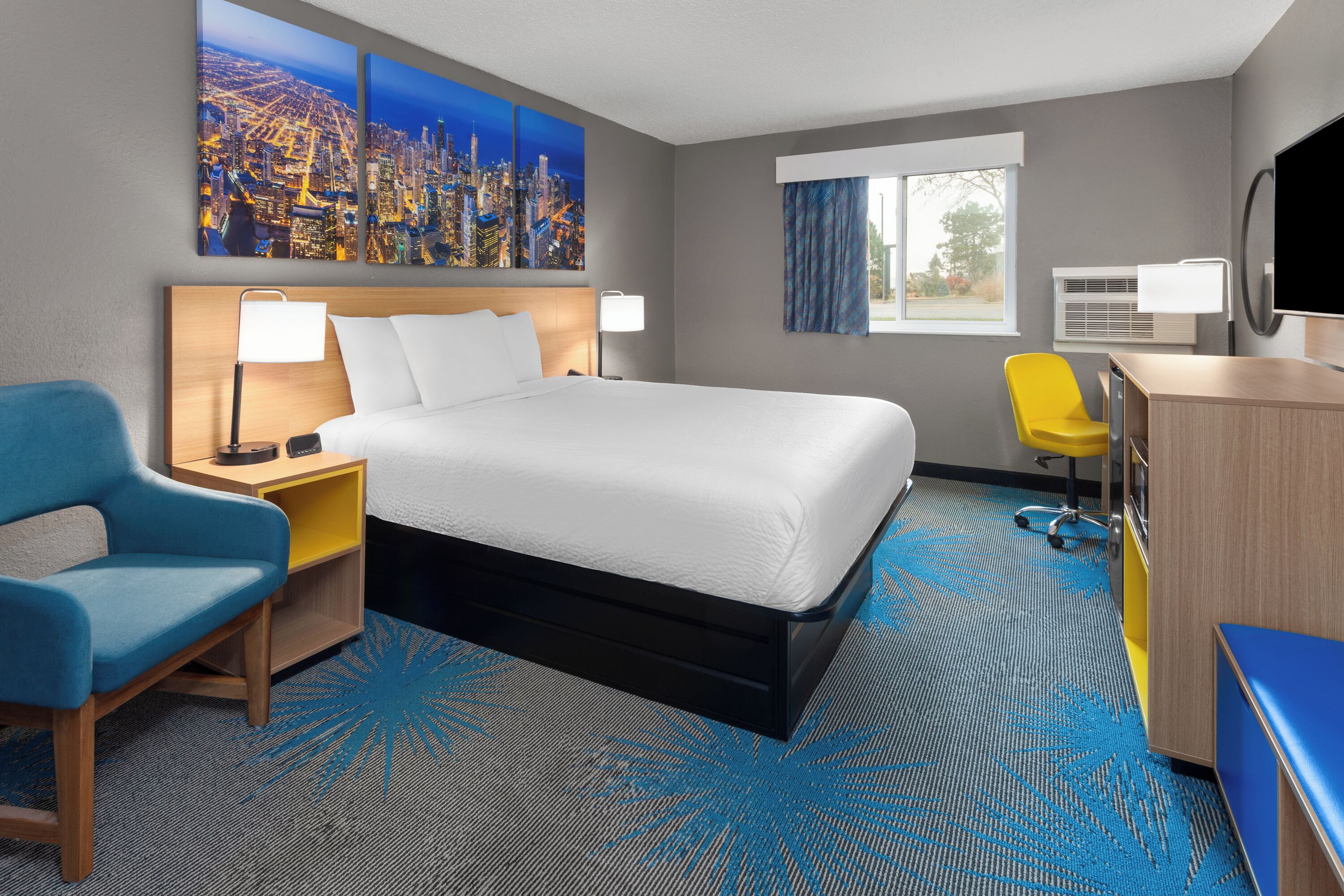 Habitación, 1 cama Queen size, acceso para personas con movilidad reducida (Roll-in Shower) | Tabla de planchar con plancha, camas extra, wifi gratis y ropa de cama 