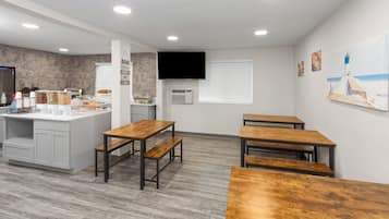 Free daily continental breakfast