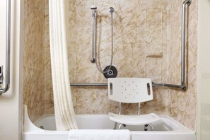 Standard Room, 2 Queen Beds, Smoking | Bathroom