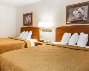 标准房, 2 张大床, 无烟房 | 办公桌、遮光窗帘、熨斗/熨衣板、免费 WiFi