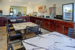 Free daily continental breakfast - Super 8 by Wyndham Villa Rica (Villa Rica)