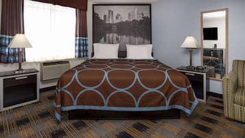 Suite, 1 kingsize bed, niet-roken | Een bureau, een strijkplank/strijkijzer, gratis babybedden