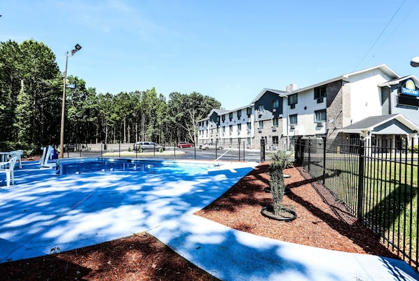 Seasonal outdoor pool