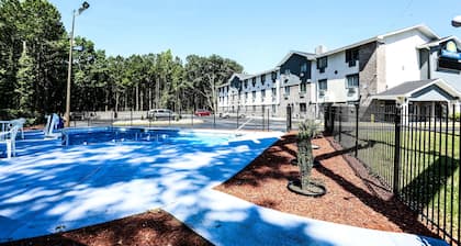 Super 8 by Wyndham Villa Rica