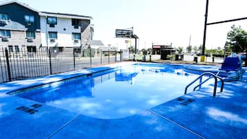 Seasonal outdoor pool