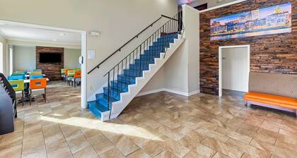 Days Inn by Wyndham Savannah Gateway I-95