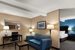 Suite, 1 King Bed, Accessible, Non Smoking | Down duvets, desk, blackout curtains, soundproofing