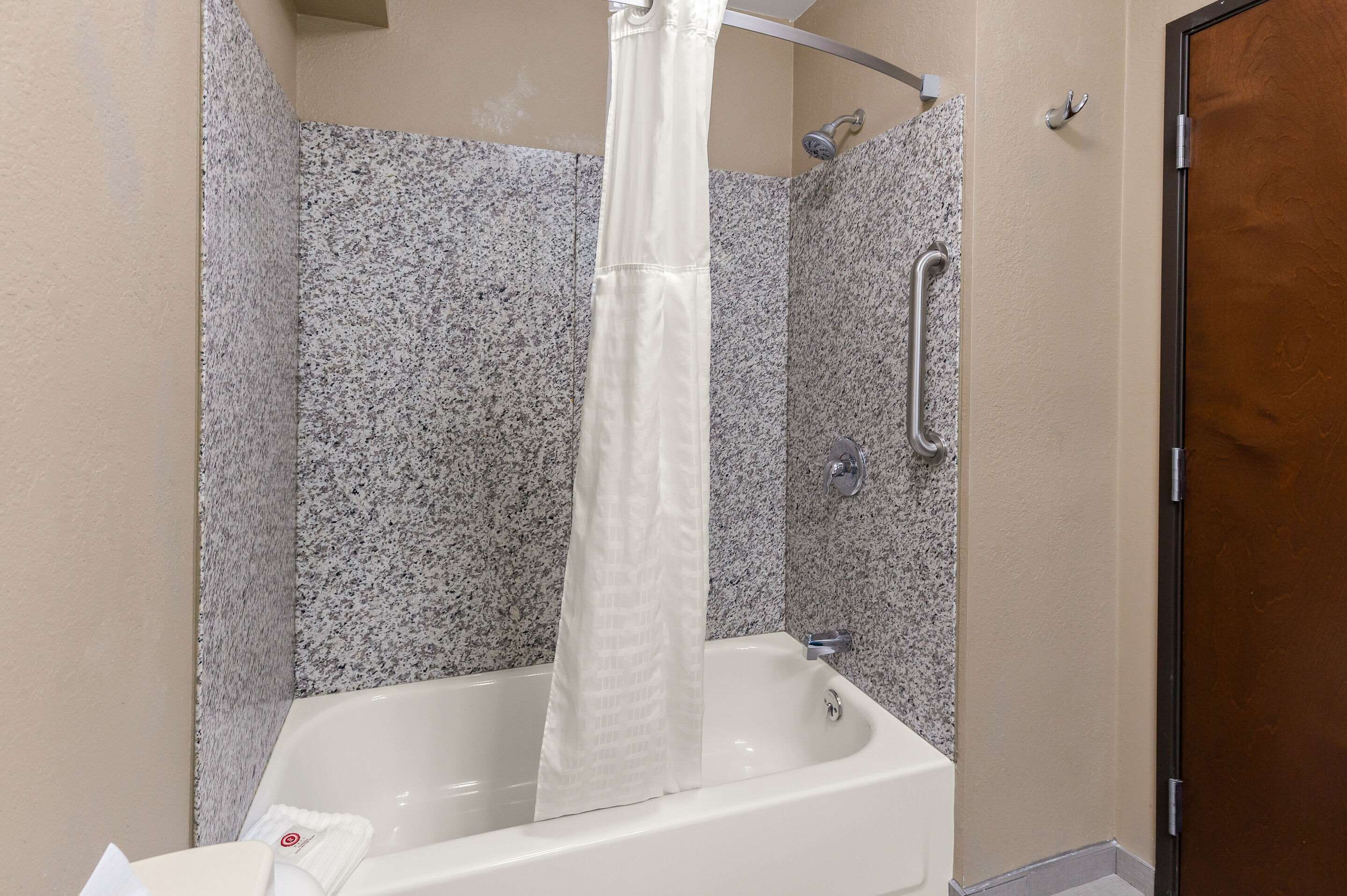 combined shower/bathtub, free toiletries, hair dryer, towels