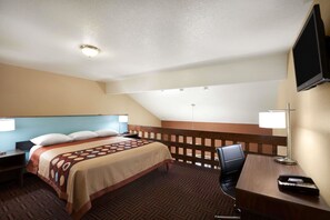 Efficiency, Loft, 1 King Bed, Non Smoking