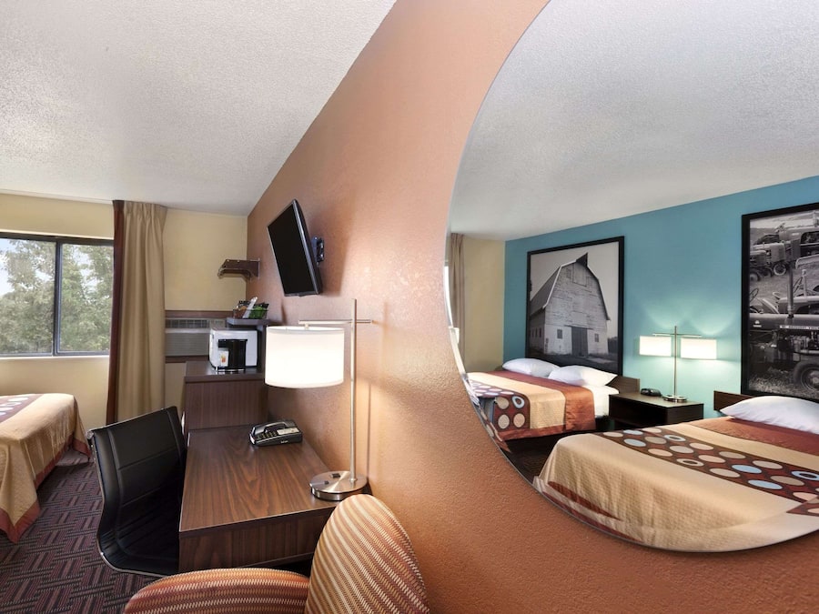 Desk, iron/ironing board, free cribs/infant beds, free rollaway beds